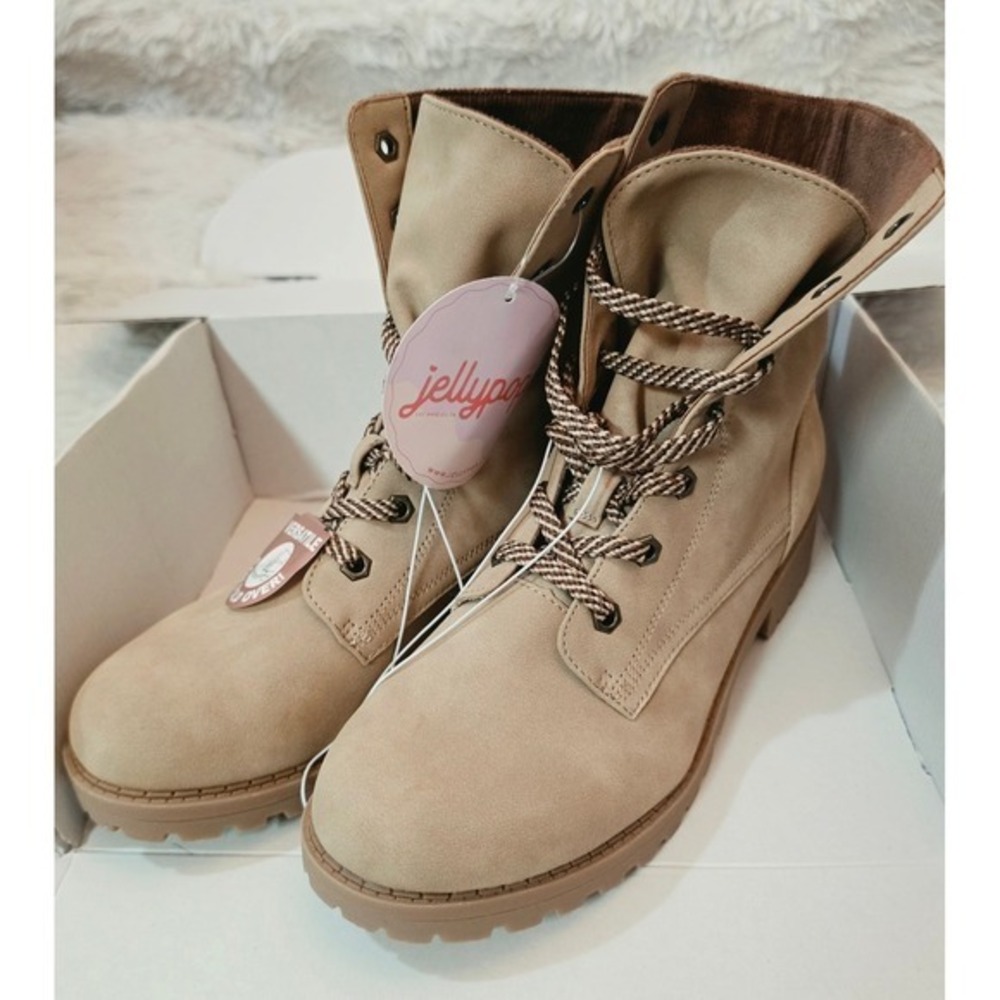 NWT Jellypop Tan Suedelike Fold-Over Lace Up Combat Boots Women's Size 11M